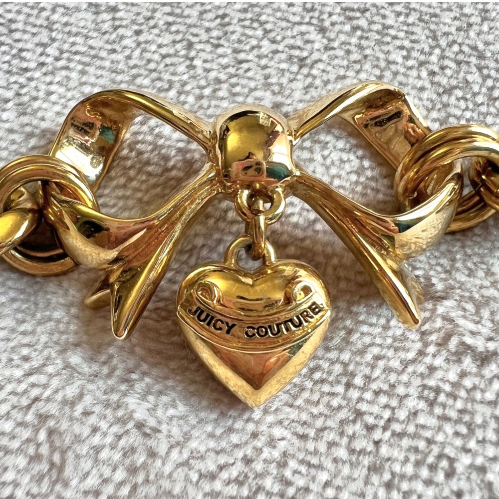 Juicy Couture Gold Tone Bow Heart Charm Toggle Chain Bracelet 7 Inch